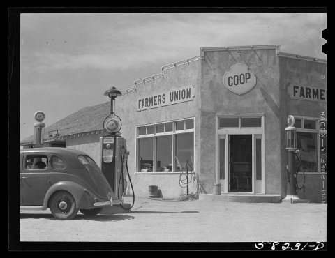 Cooperative gasoline station