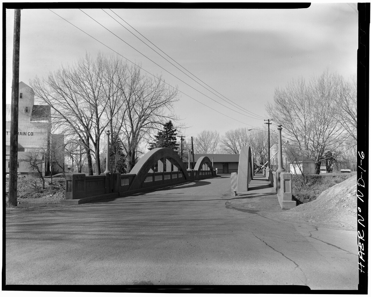 NORTHEAST APPROACH LOOKING SOUTHWEST - Mott Rainbow Arch Bridge, Spanning Cannonball River