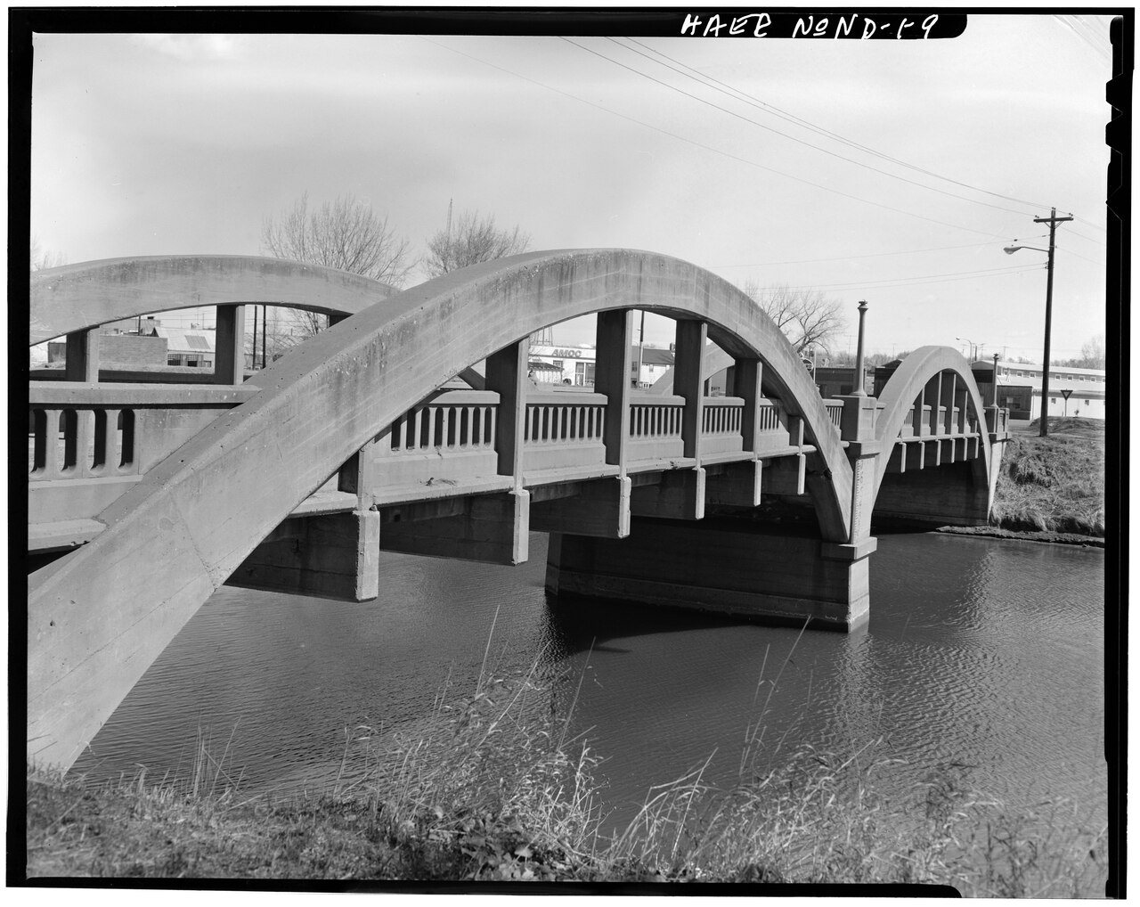 CENTER PIER AND ARCHES,LLOOKING NORTH - Mott Rainbow Arch Bridge, Spanning Cannonball River