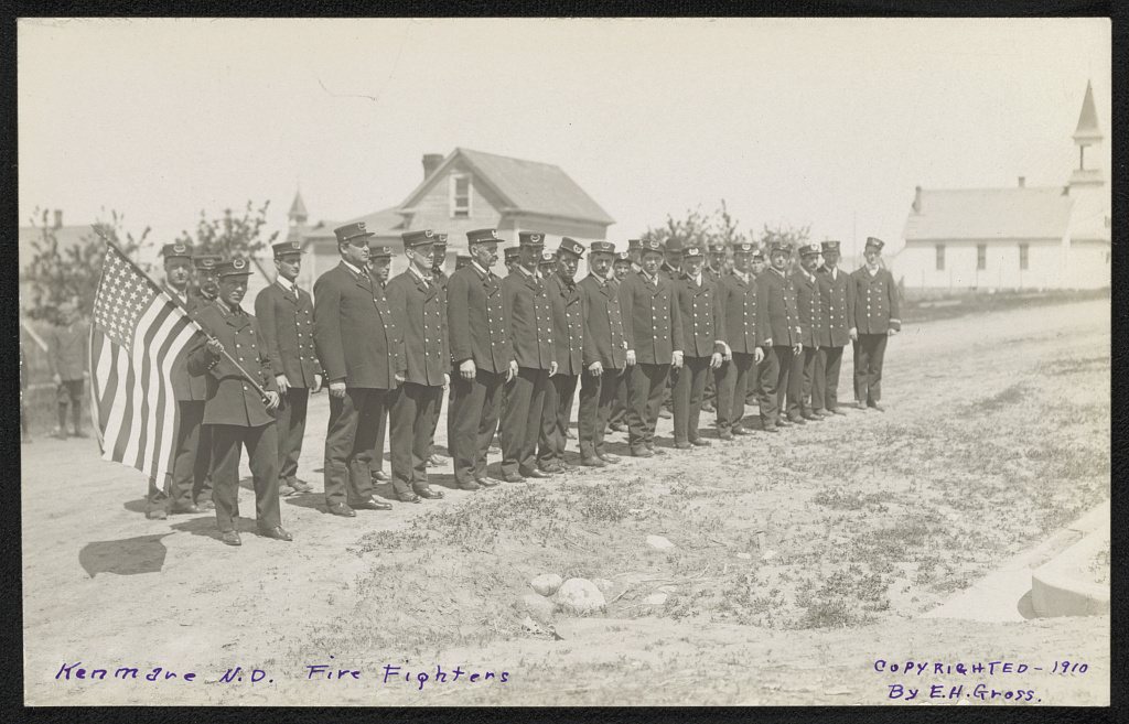 Kenmare - N.D., fire fighters