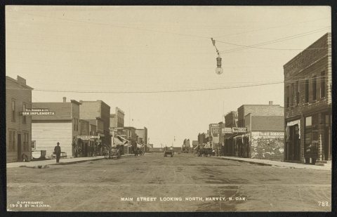 Main Street, looking north