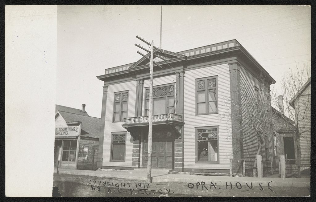 Opra [Opera] House