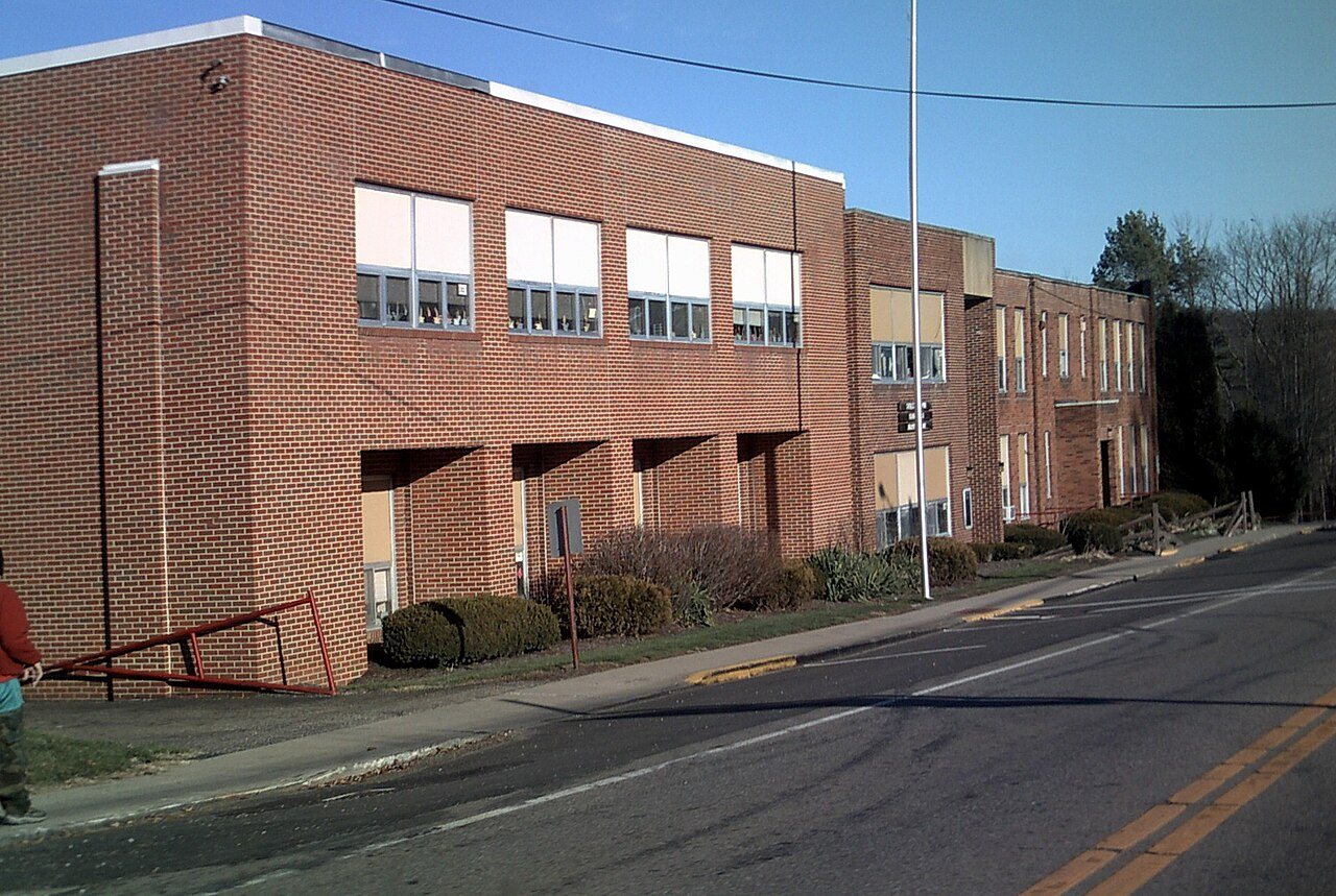 Dellroy Ohio Elementary001