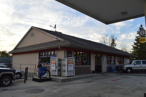 Gettysburg gas station and post office, 45328