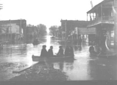 Flood, Grand Rapids, Ohio (approximately 1904) - DPLA - 594433b0c5734f2dfaf12e9d5b637cb0