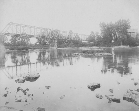 Bridge, Grand Rapids, Ohio, 1900 - DPLA - f41dd3149a3cbb29a990d58580dbeea0