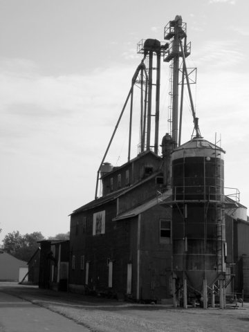 Grain Elevator - panoramio (1)