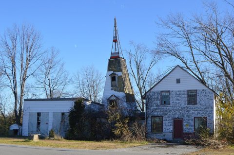 Cecil abandoned gas station
