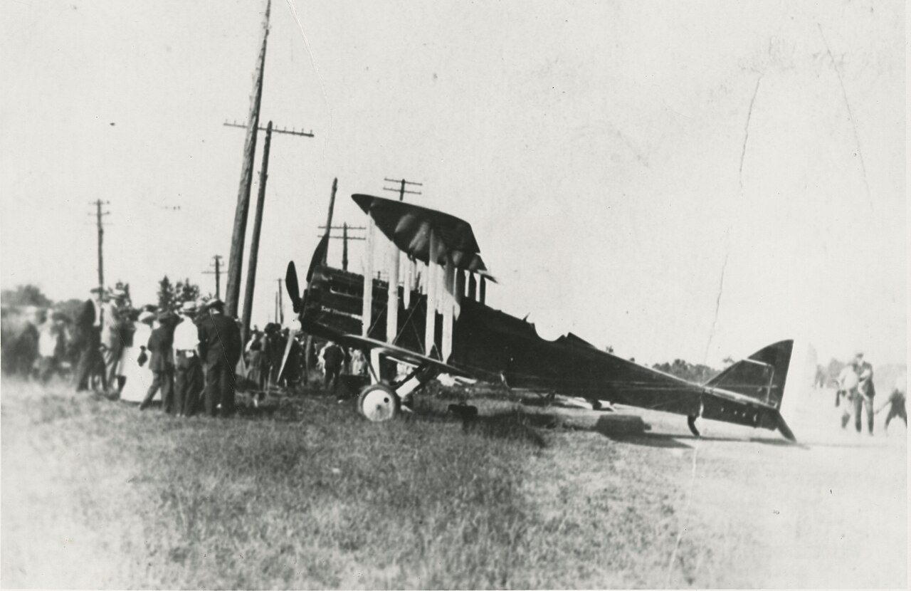 Airplane at Willoughbeach Park - DPLA - 549e7e8c37691754deecfc11f728f40f