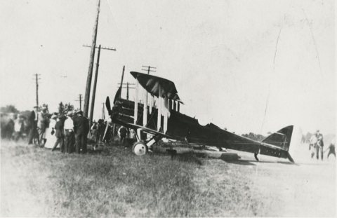 Airplane at Willoughbeach Park - DPLA - 549e7e8c37691754deecfc11f728f40f