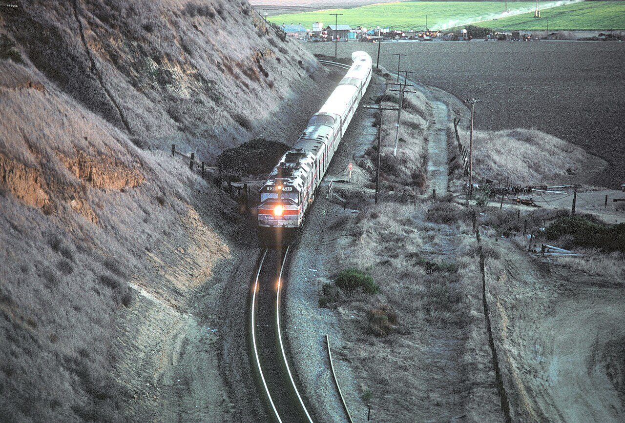 AMTK 530 with the westbound Coast Starlight near Harlem, CA in February 1981 02