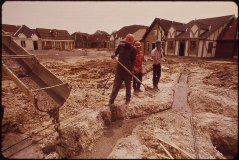 COLONIAL STYLE BUILDINGS WILL DISTINGUISH SHOPPING CENTER UNDER CONSTRUCTION IN FRANKLIN, ON INTERSTATE 75 NEAR STATE R…