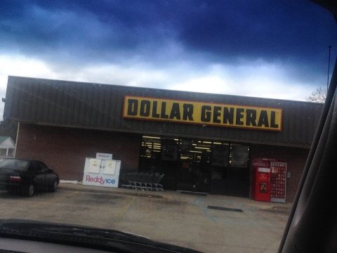 A --Dollar General-- store in --Gordo, Alabama--- 2014-04-07 21-39