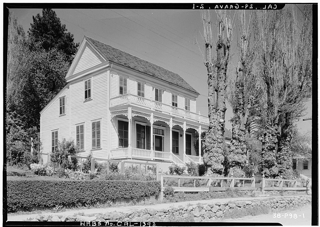 Thomas House, 220 North School Street