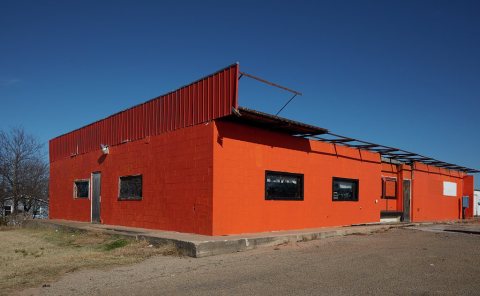 An otherwise-ordinary commercial building in the small Oklahoma city of Yale that's famous locally for being, shockingl…