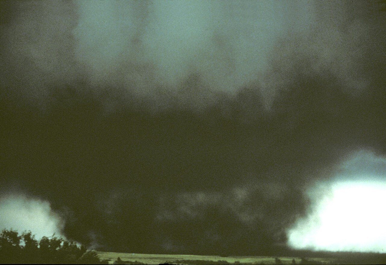 Dop binger tornado