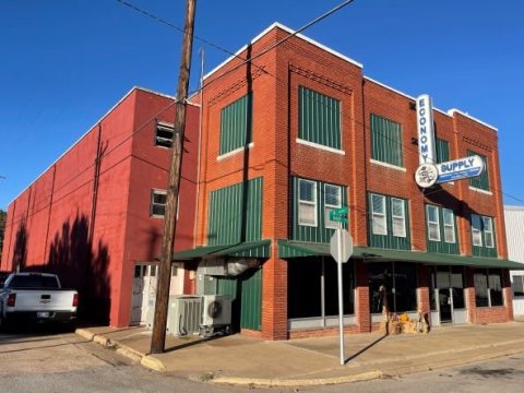 Oilton OK Meacham Building 10-2022
