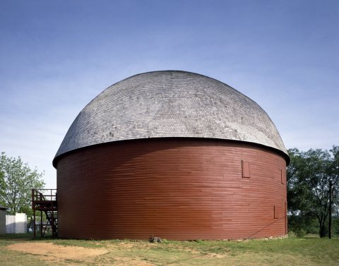 Round barn on U.S. 66