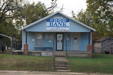 Antlers November 2016 11 (First Baptist Church Food Bank)