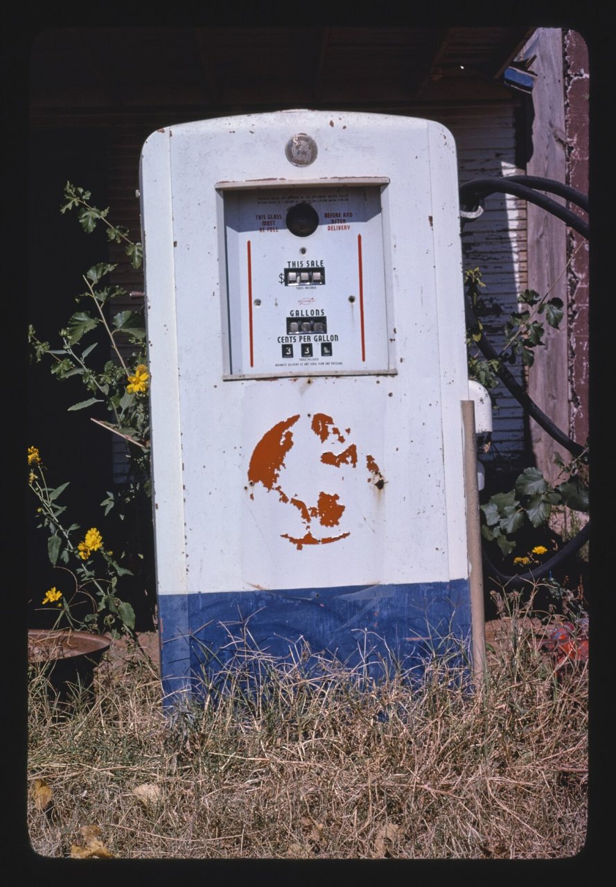 Gas pump, Route 66