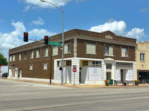 Skiatook Fox Hotel 7-2025 Wikipedia