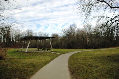 Picnic shelter in Durham, Oregon city park