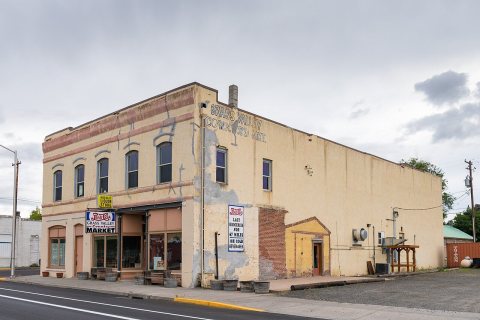 Downtown, Grass Valley - DPLA - 42fa5f8f861002854716910aed226020