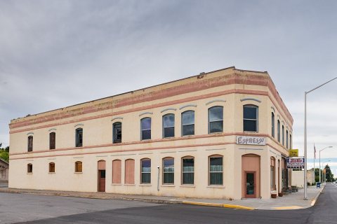 Downtown, Grass Valley - DPLA - 4d87ca05c295d99e54bf22021cb92914