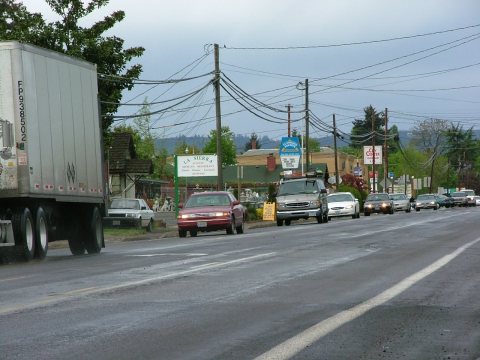 Cars line up on Oregon 99