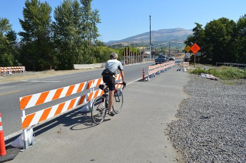 Bear Creek Greenway users on temporary crossingBikeronConstructionpath