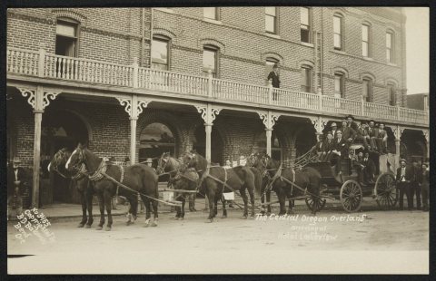 The Central Oregon Overland arriving at Hotel Lakeview