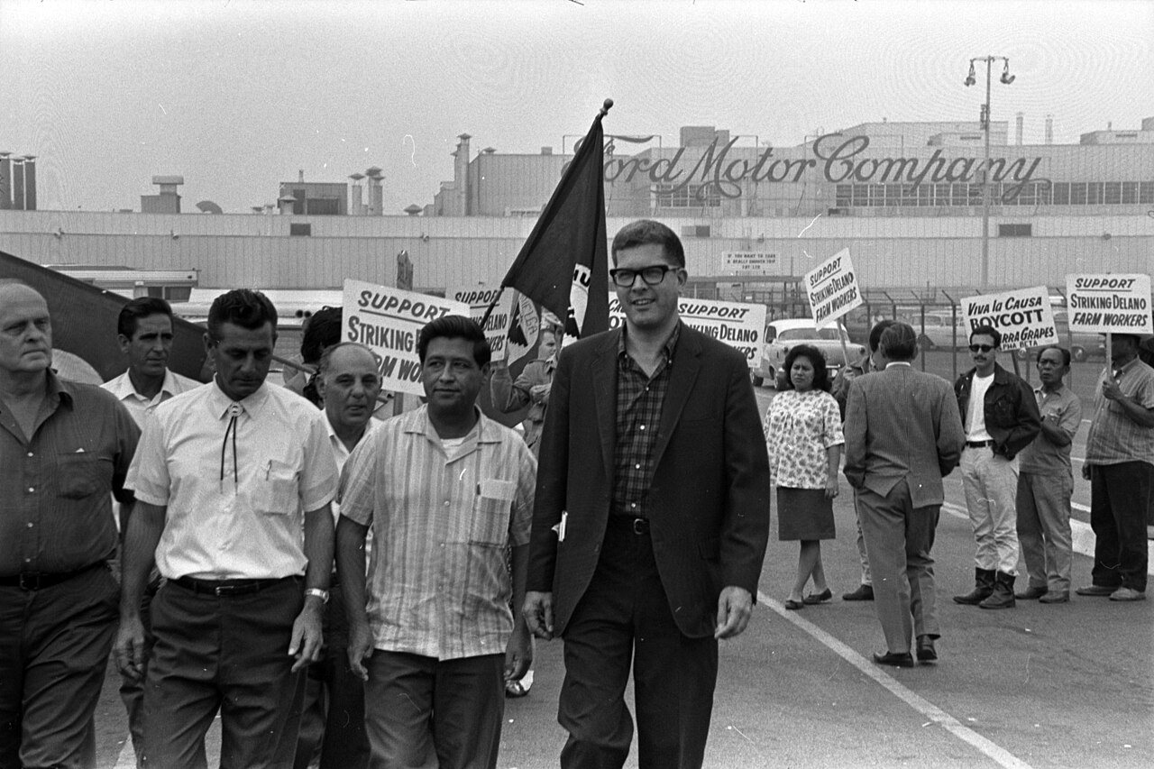 César Chávez, Paul Schrade and other strikers picketing Ford Motor Co. plant at