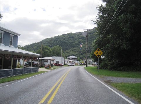 PA 655 nb in Mapleton (1), Aug. 2024