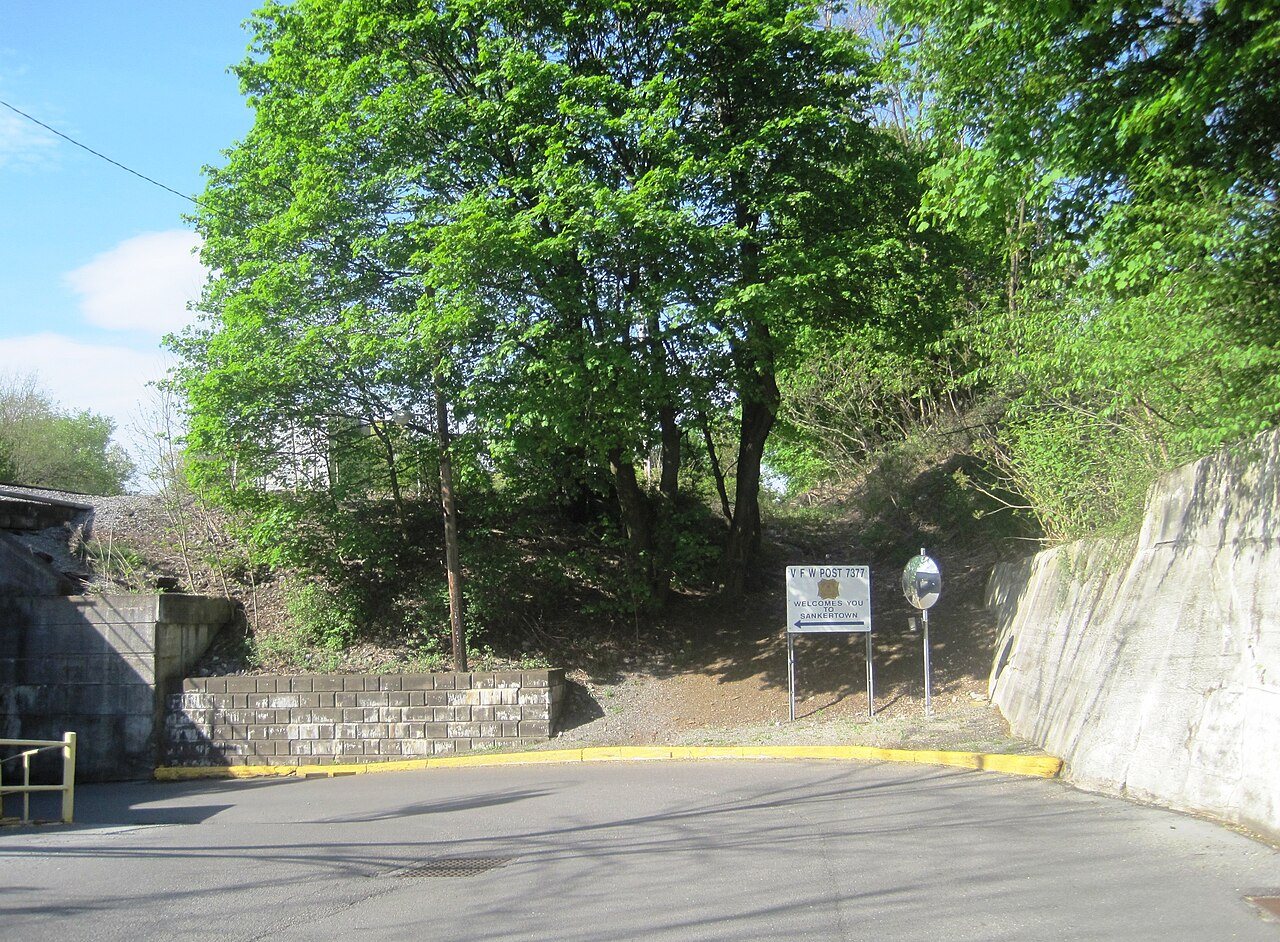 Entering Sankertown, PA from Cresson, May 2024