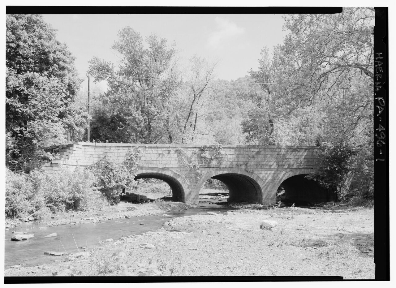 View looking NW at Wiconisco Canel Aqueduct no. 3. - Wiconisco Canal Aqueduct No. 3, Spanning Powell Creek at State Rou…