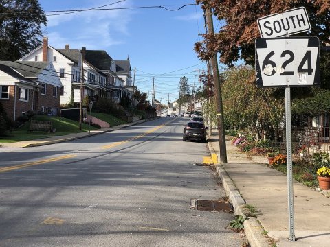 2021-11-04 10 46 11 View south along Pennsylvania State Route 624 (West Main Street) at Windsor Road in