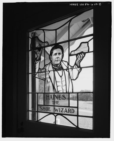 DETAIL OF LEADED GLASS IN DOORWAY. - Haines Shoe House