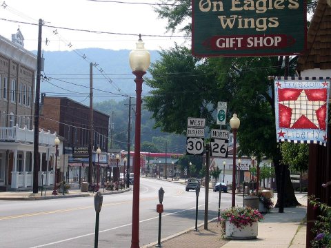 Everett pa main street