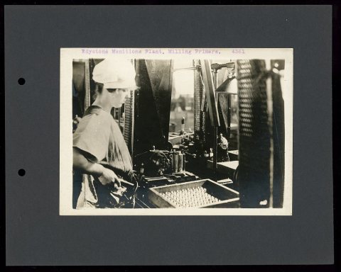 Edystone [sic] munitions plant, milling primers