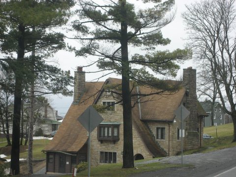Immergrun Golf Course Building