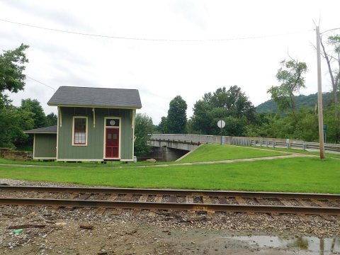 Utica station, Pennsylvania, Aug. 2016