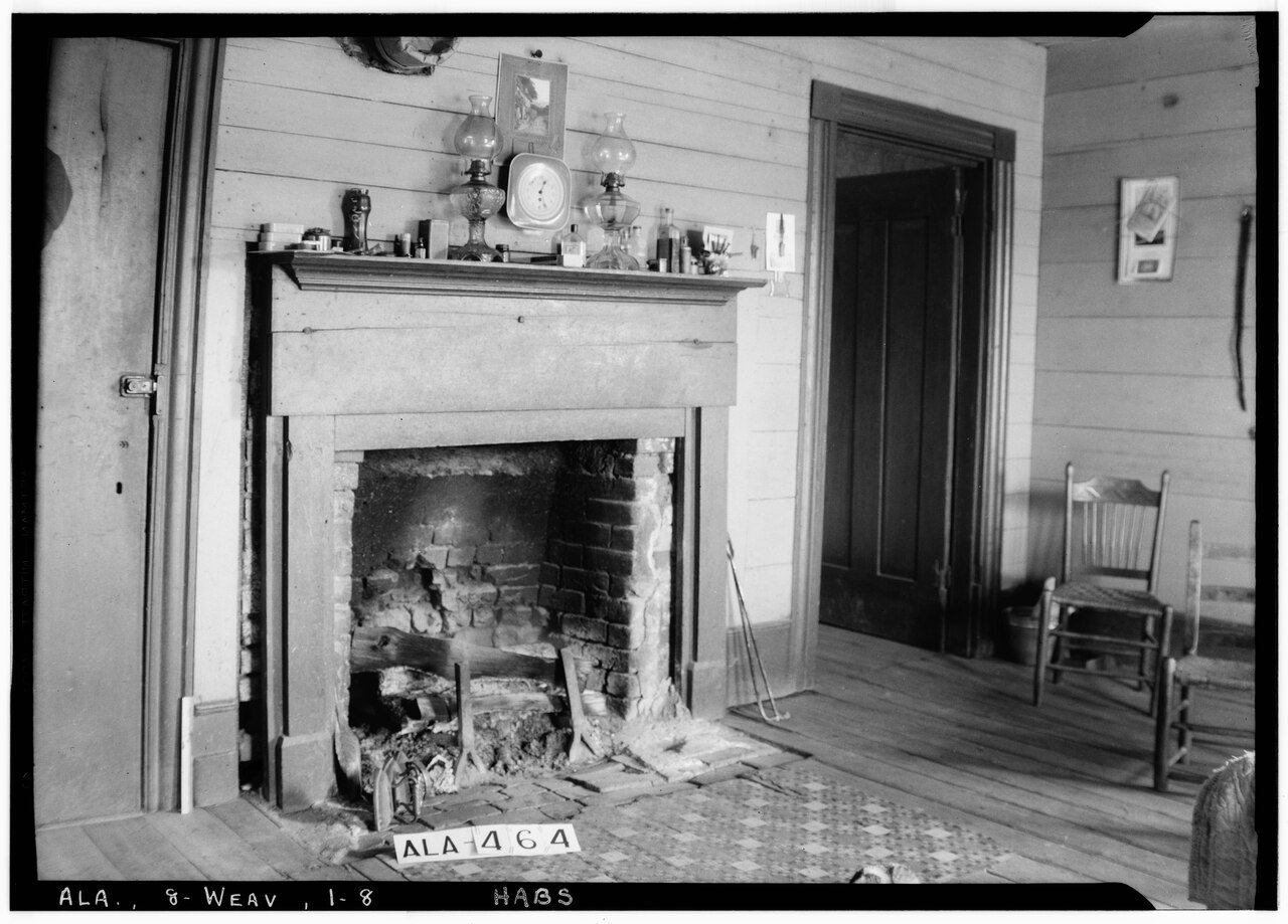 SHOWING MANTEL AND DOOR WAY IN KITCHEN - D. F. Weaver House, Weaver Road, Weaver, Calhoun County, AL HABS ALA,8-WEAV,1-8