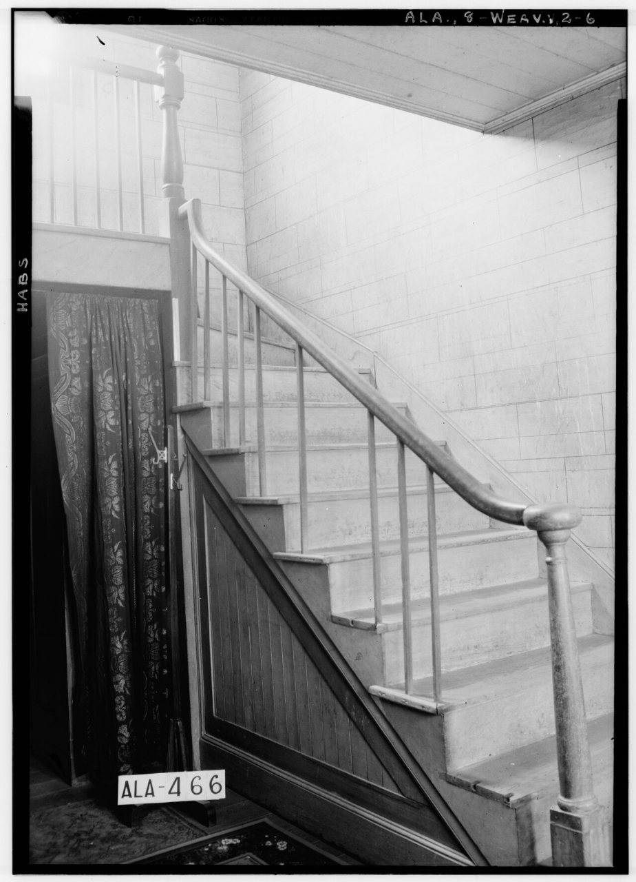 STAIRWAY IN HALL - Doctor Glover House, Weaver Road, Weaver, Calhoun County, AL HABS ALA,8-WEAV.V,2-6