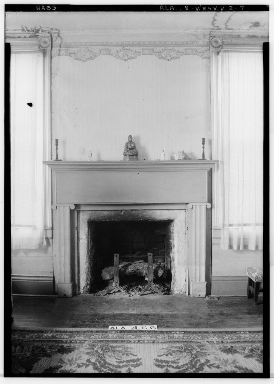 FIREPLACE AND WINDOW TREATMENT IN PARLOR - Doctor Glover House, Weaver Road, Weaver, Calhoun County, AL HABS ALA,8-WEAV…