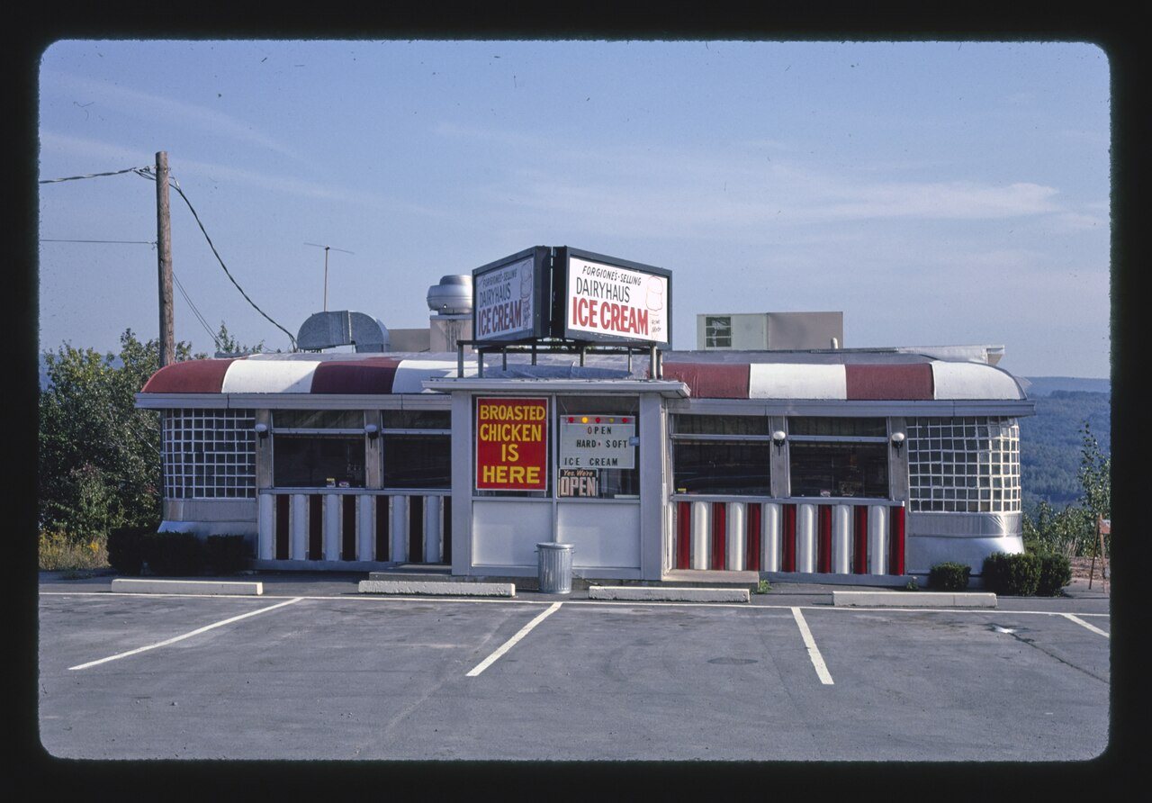 Forgione's Dairyhaus Ice Cream (diner), Route 6