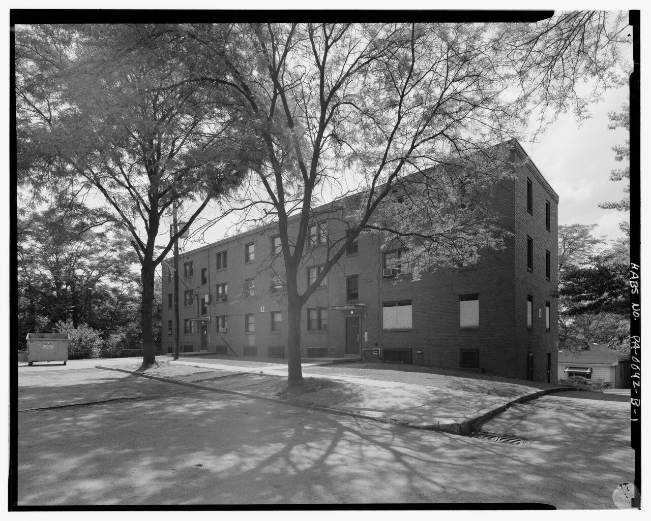 Blair Heights, Building No. 8, Maple Avenue