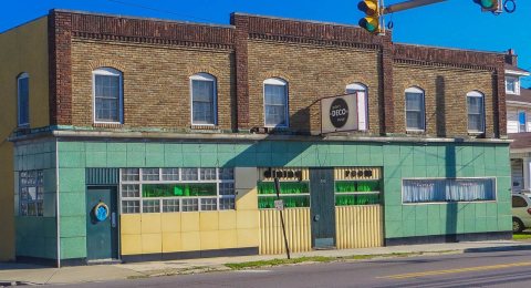 Gober's Deco Lounge