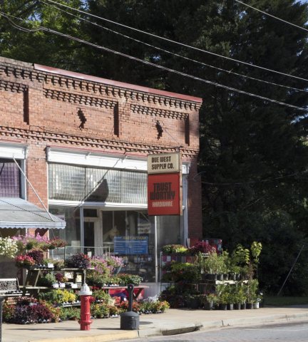 Welcome to Due West. That's not a direction; it's the name of a town in western South Carolina. Some say the name is a …