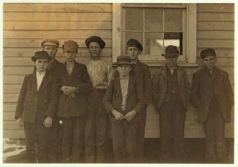 Some adolescents working in Maple Cotton Mill