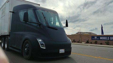 Tesla Semi 1